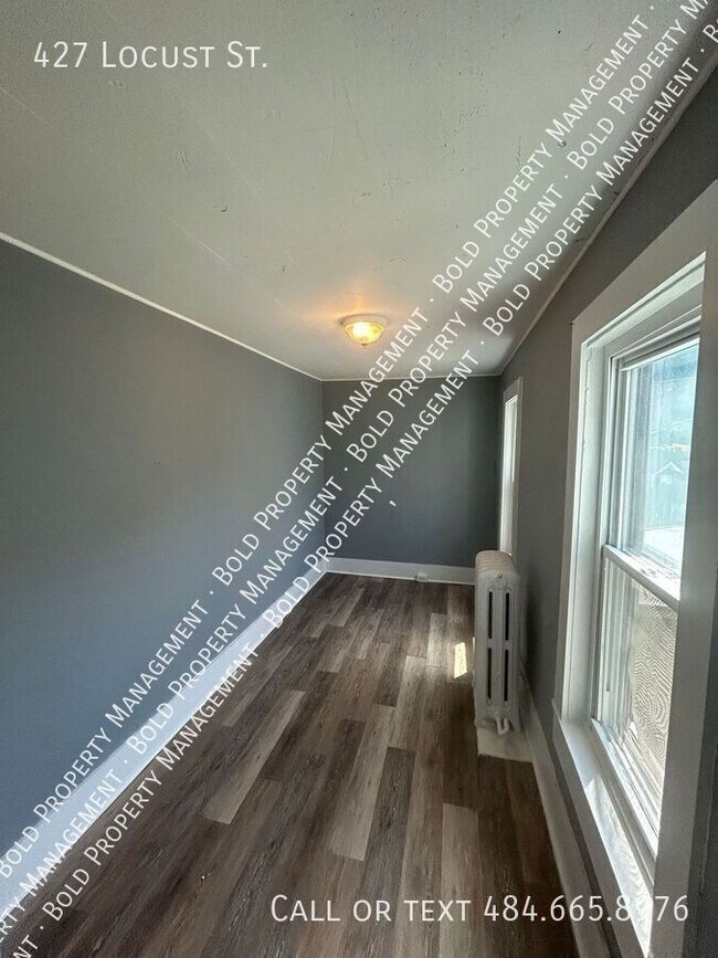 Photo - 427 Locust St