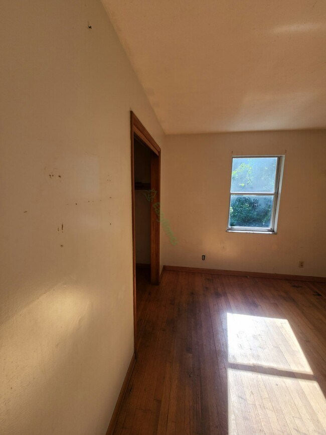 2800 Haynie Dr House OffCampus Housing, Huntington, WV