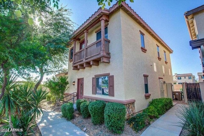 Photo - 14951 W Wilshire Dr