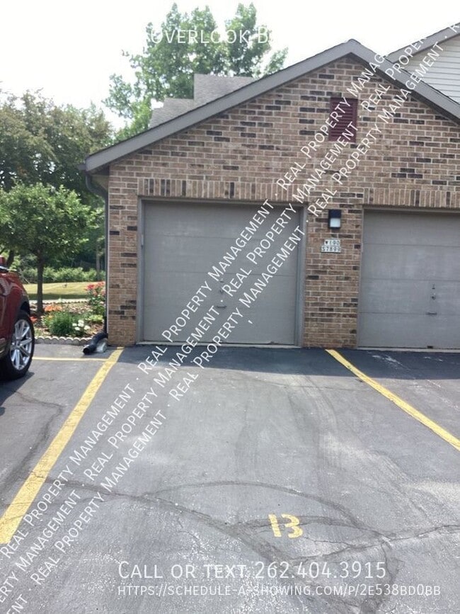 Photo - Amazing 2 bedroom, 2 full bath upper corne... Unit B