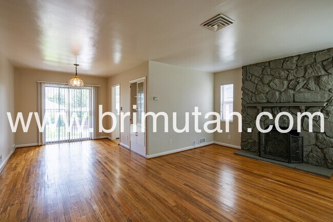 Photo - 1840 Westminster Ave