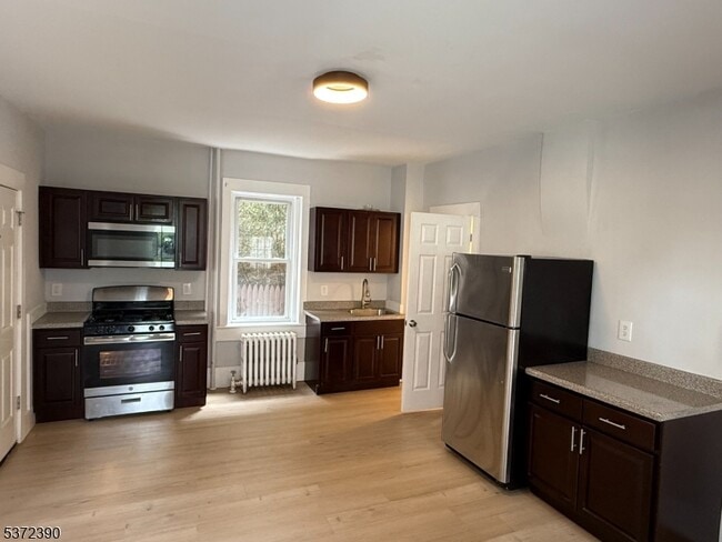 Building Photo - 22 Talmage Ave Unit 22 Rental