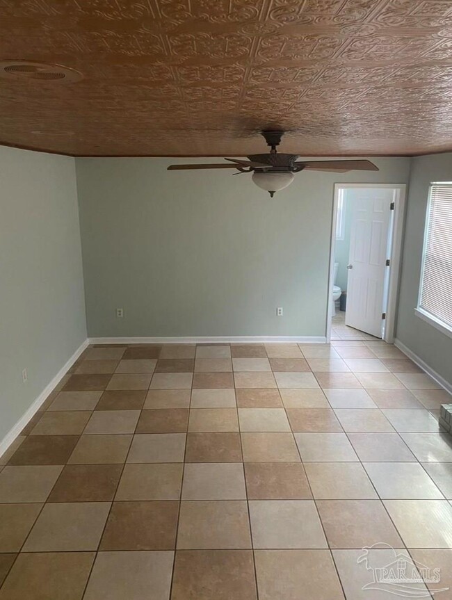 117 S Sunset Blvd House - House Rental in Gulf Breeze, FL | ForRent.com