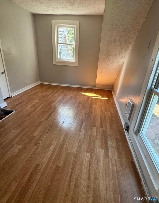 16 Vine St Unit 2nd