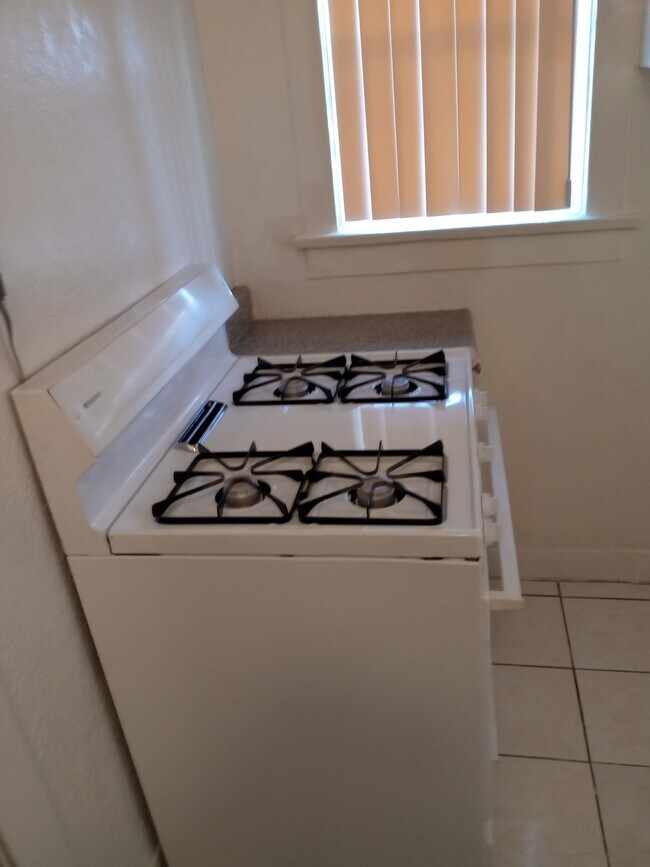 Photo - 1529 W 54th St Unit #1