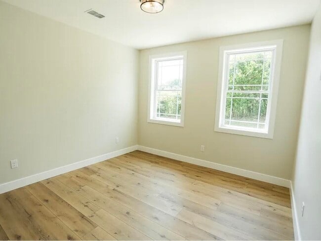 Photo - 140 Birch Crk Ln