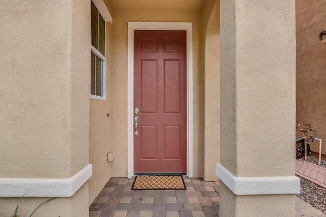 Photo - GREAT LOCATION!  Fabulous move-in ready 5 bed /3 bath home in south Tempe