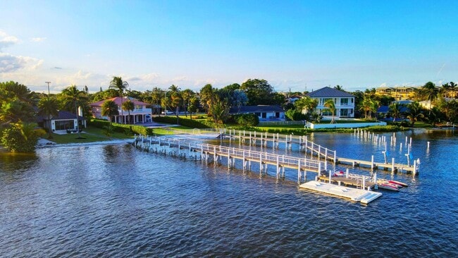 Photo - 310 S Lake Dr