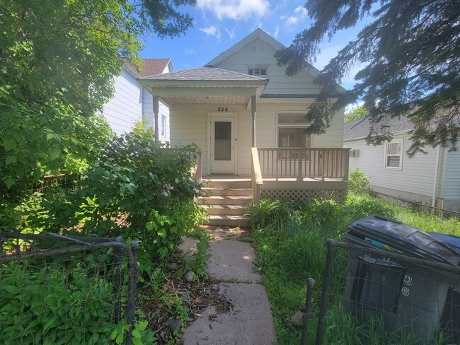AVAILABLE AUGUST - 2 BED 1 BATH - AVAILABLE AUGUST - 2 BED 1 BATH House
