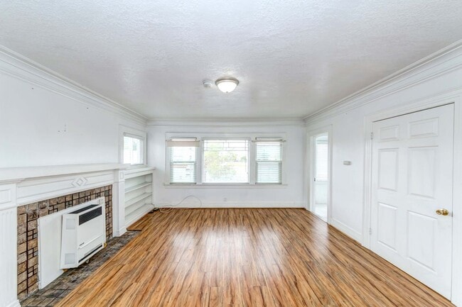 Photo - 1308 S Van Ness Ave
