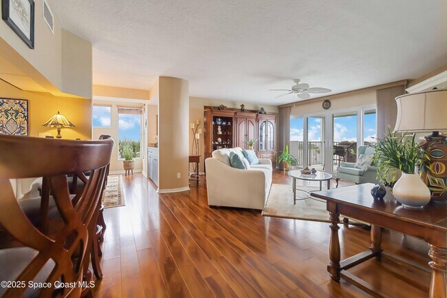 Photo - 215 Ballyshannon St Unidad C401