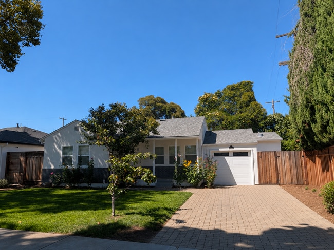 Building Photo - 772 Viader Ct