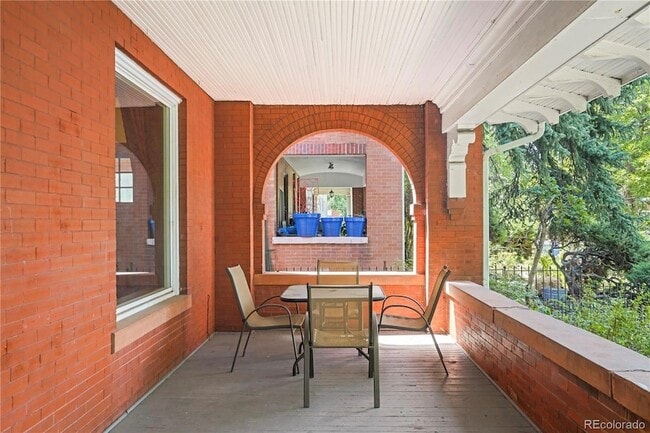 Photo - 840 Emerson St