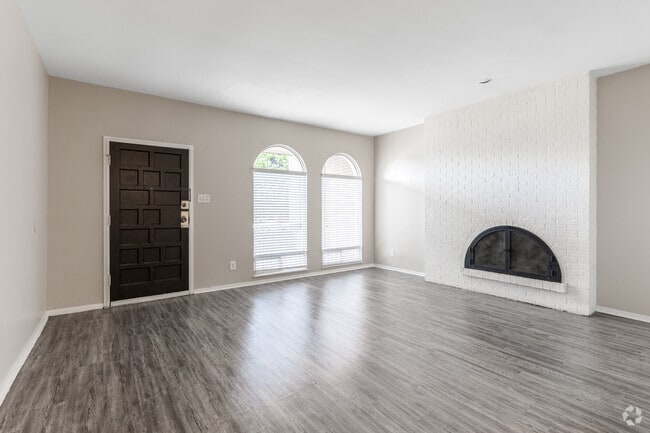 1BD, 1BA - 823SF - Townhouse - Living Room