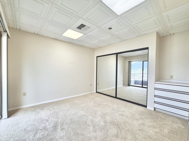 Photo - 1885 Main St