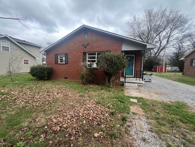 Three bedroom home with XL garage! - Three bedroom home with XL garage!