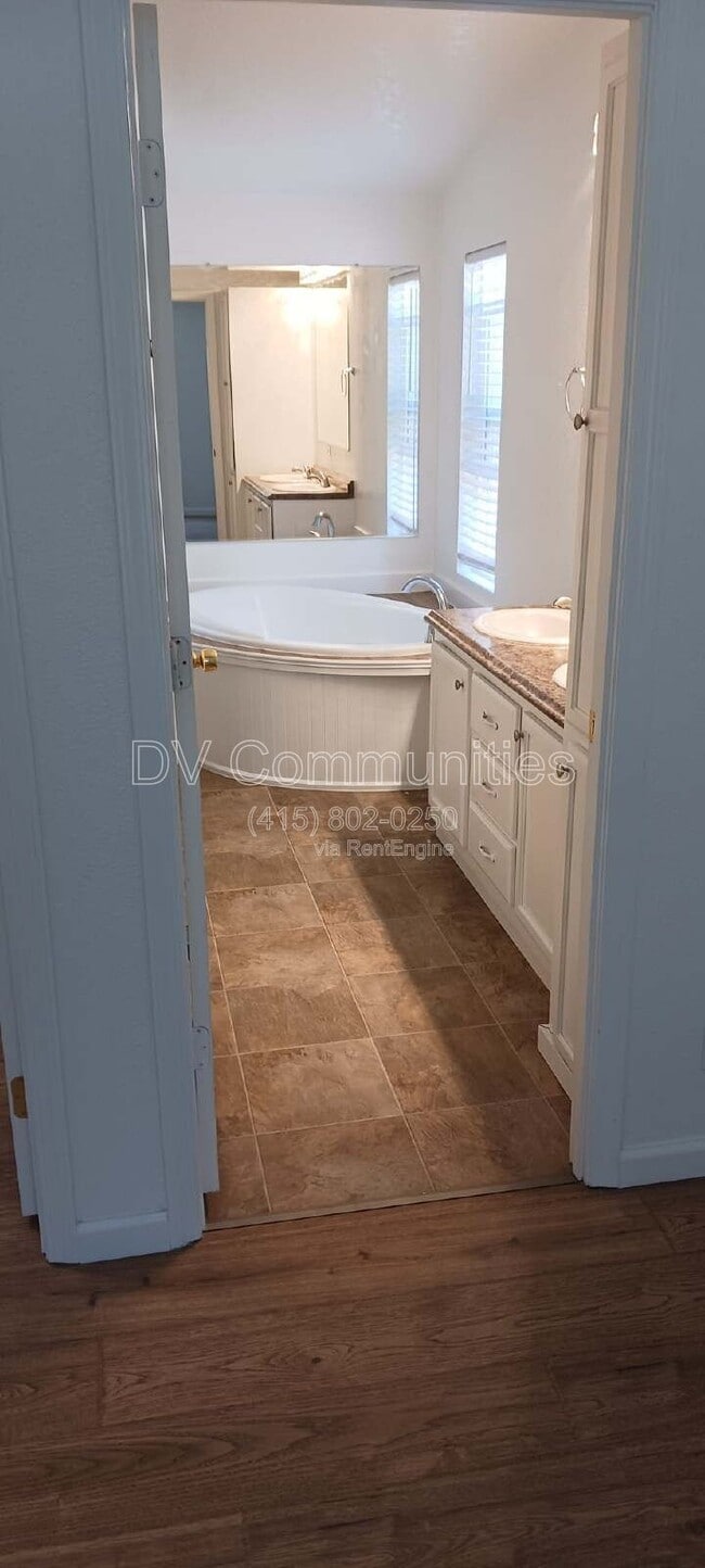 Photo - 52145 Dustan Rd