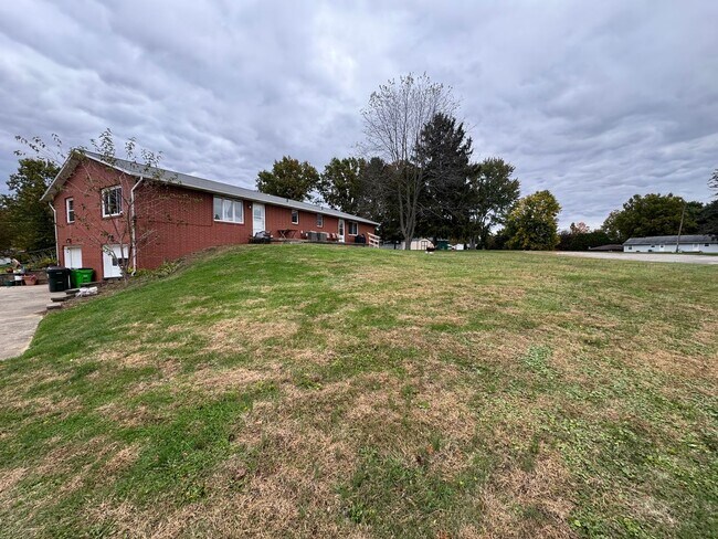 Photo - 2432 Montclaire