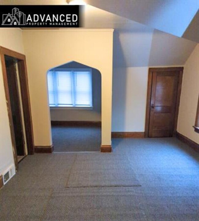 Photo - 3251 N 28th St Unit 3251A upper