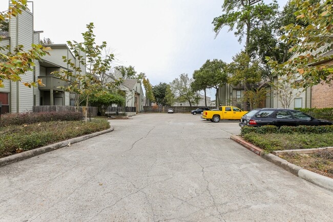 Photo - 17417 Red Oak Dr Unit 133