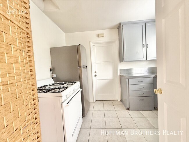 Photo - 2453 Silver Lake Blvd Unidad B