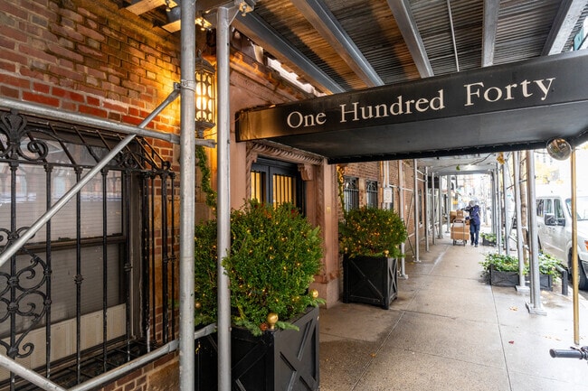 Photo - 140 E 28th St