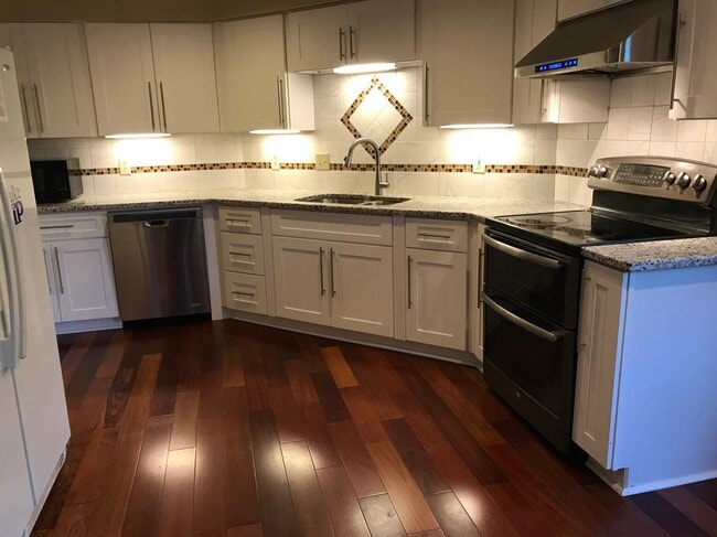 Photo - 124 Hillsboro Pl Unit 124