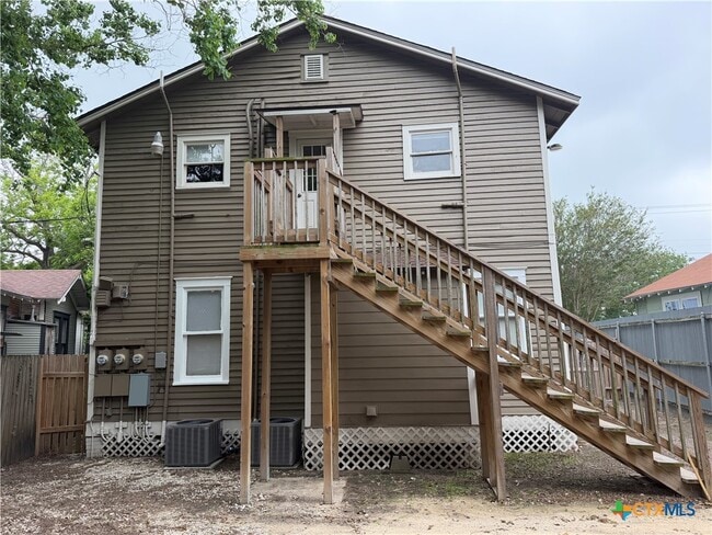 Building Photo - 408 E North St Unit 2