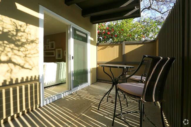 Oak Creek Apartments For In Palo Alto Ca 1 Bedroom Patio Oak Creek Apartments