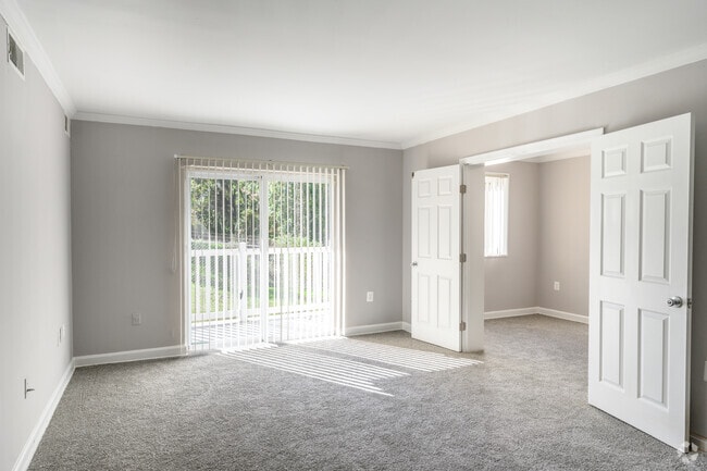 2BR + Den, 2BA - 870SF - Living Room