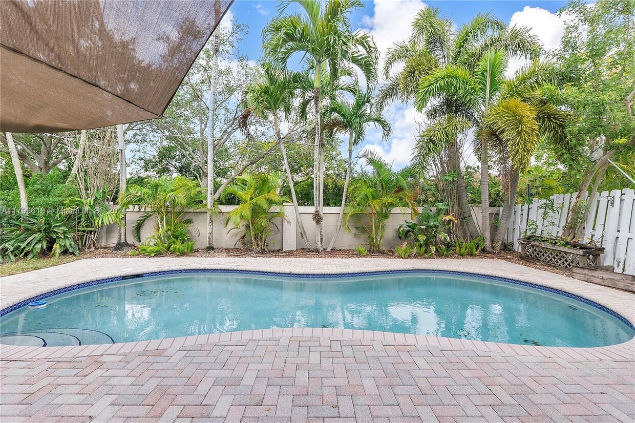 Photo - 4945 SW 34th Ter (Fort Lauderdale, FL)