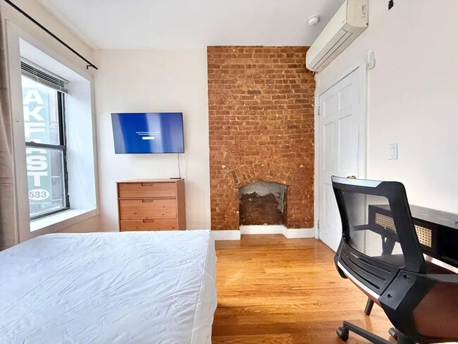 Photo - Nice room in a good neighborhood Unit 2