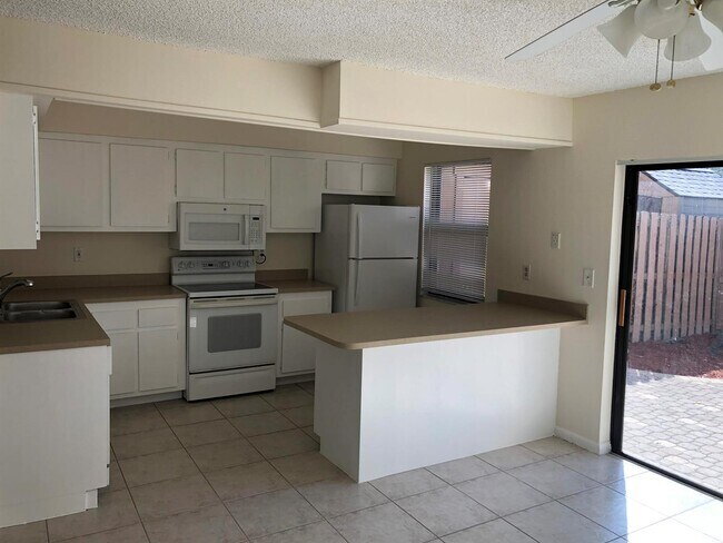 Building Photo - 803 Sandtree Dr Rental