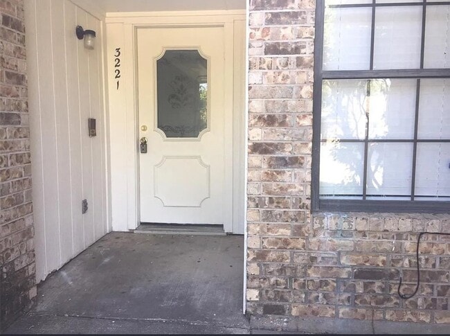 Photo - 3221Brooke St