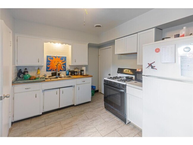 Photo - 1428 Madison St NE