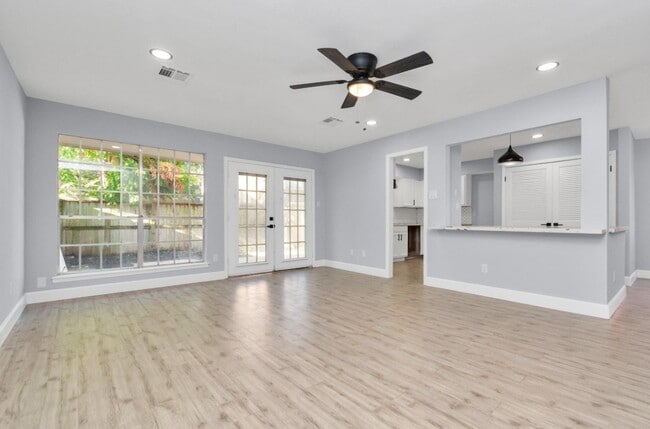 Building Photo - 9404 Beechnut St Rental