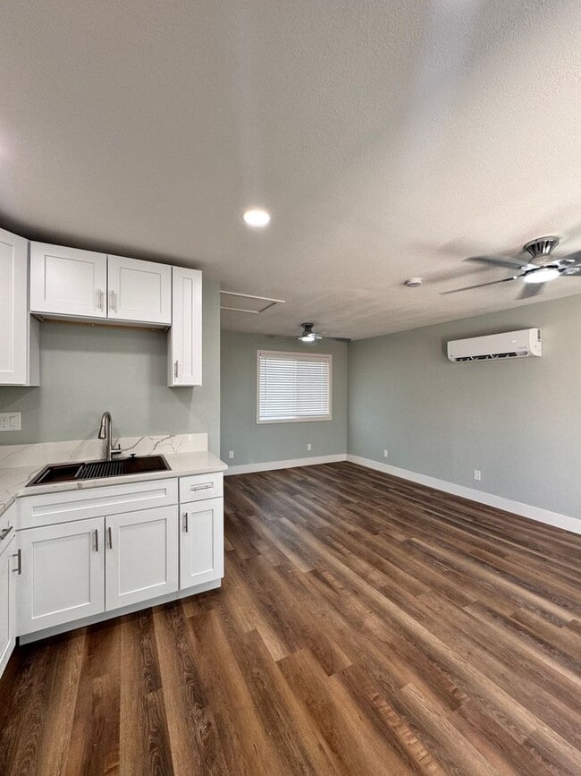 Photo - 1400 El Rancho Dr
