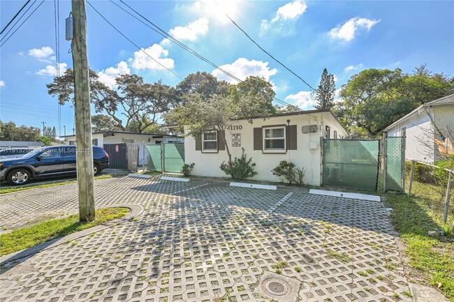 Photo - 1710 NW 9th St Unit 1-2