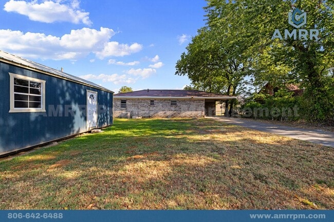 Photo - 141 W Main St