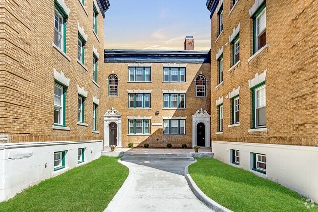 Building Photo - The Charlotte Detroit Rental