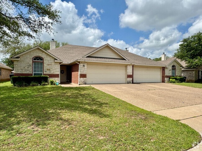 Building Photo - Duplex Rental