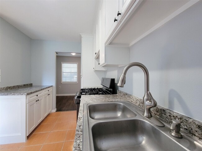 Photo - 12422 Mylla St