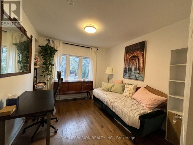 Photo - 143 Belgravia Ave