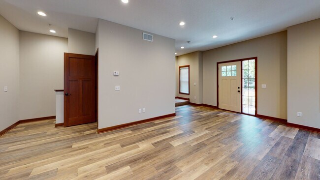 Photo - 917 7th St SE Unit 1