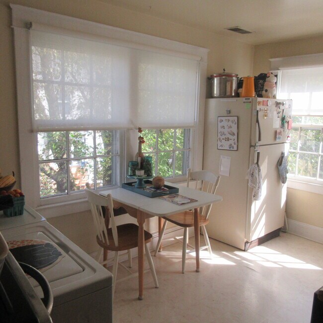 Photo - 702 Graves St Unit B