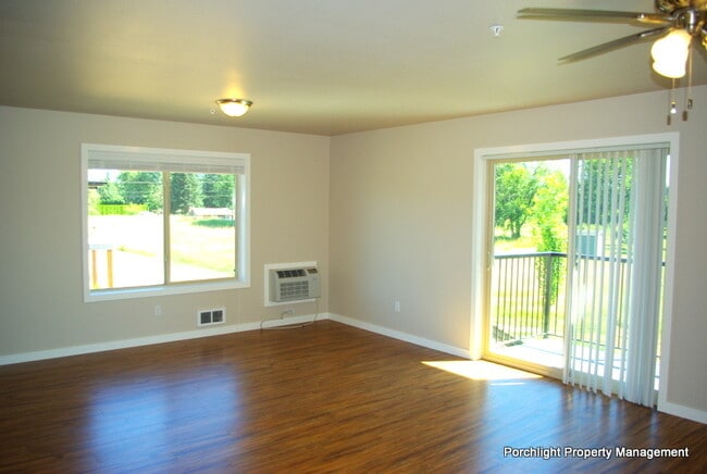 Photo - 2005 Aaron Dr