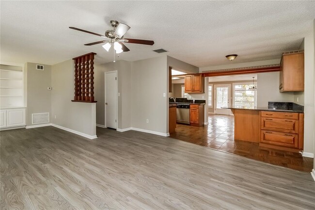 Photo - 5133 Oak Hill Dr