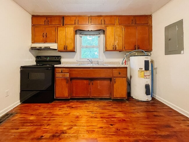 Photo - Coming Soon! Cozy 2 Bed / 1 Bath Home — Pet Friendly!