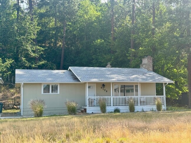 Photo - 412 N Lilac Ln House