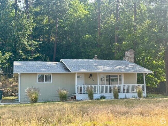 Building Photo - 412 N Lilac Ln Rental